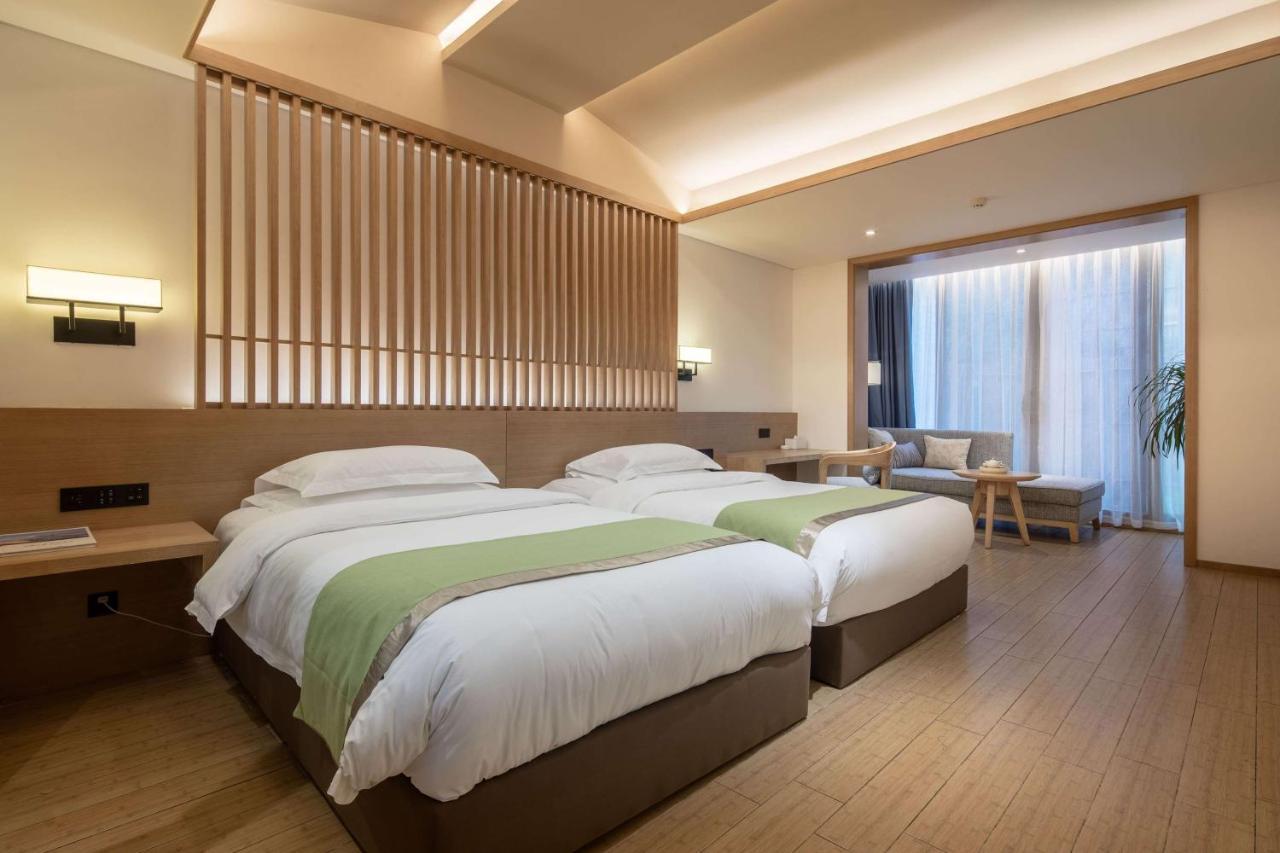 Howard Johnson Huashuiwan Hot Springs Resort Chengdu Buitenkant foto