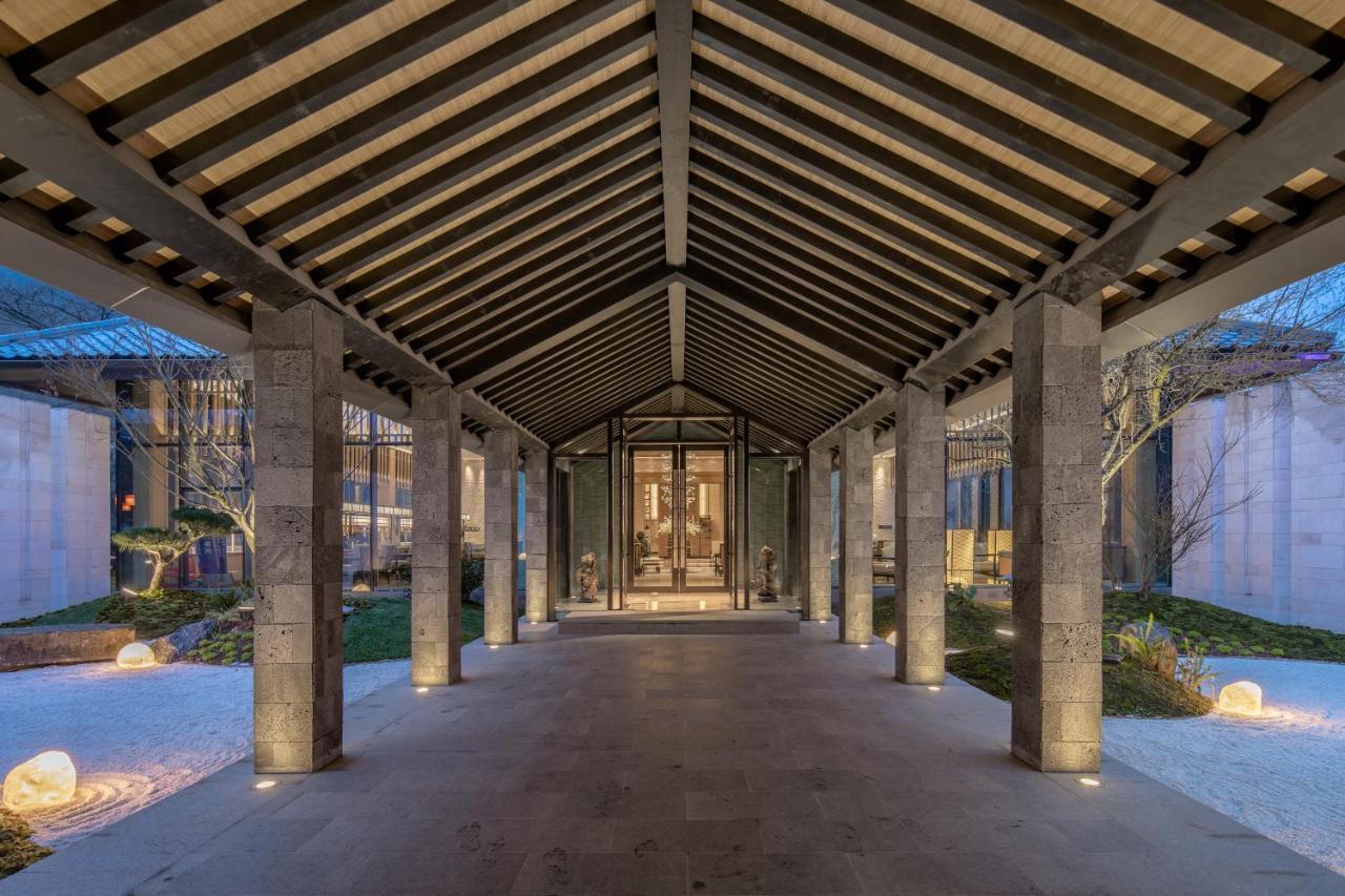Howard Johnson Huashuiwan Hot Springs Resort Chengdu Buitenkant foto