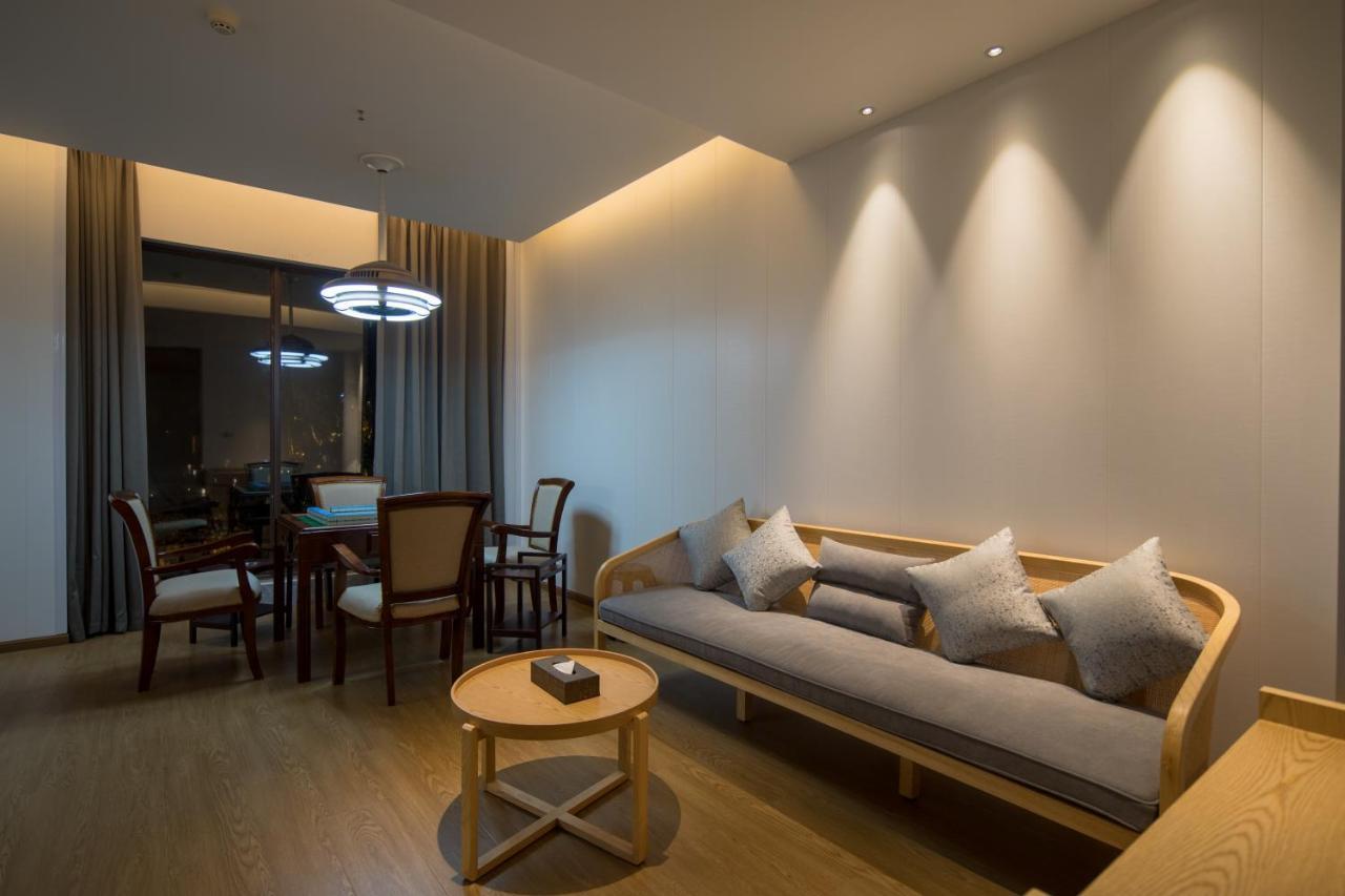 Howard Johnson Huashuiwan Hot Springs Resort Chengdu Buitenkant foto